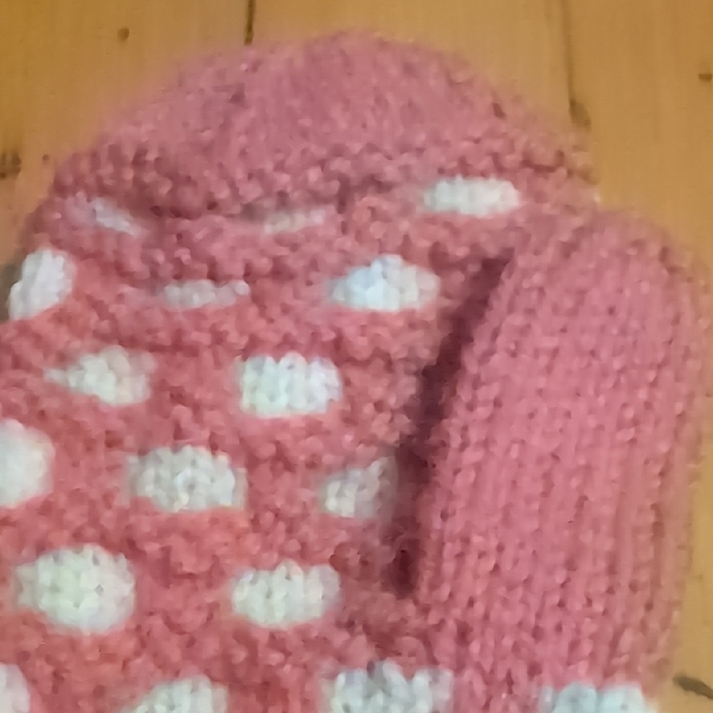 Charming Pink and White Polka Dot Mittens - Picture 5 of 5